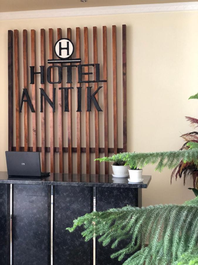 Hotel Antik Golem  Buitenkant foto